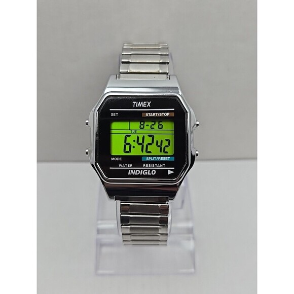 Timex Classic Digital Watch Indiglo 34mm WR30M Speidel Expansion New Battery - Picture 1 of 12